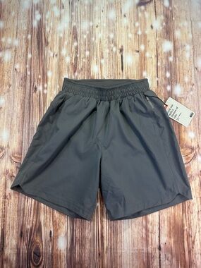 NWT REI Co-Op Shorts Men’s Outdoor  Lightweight Casual Gray Size Small